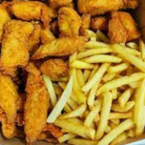 BATATA FRITA,  FILÉ DE FRANGO E CEBOLA
